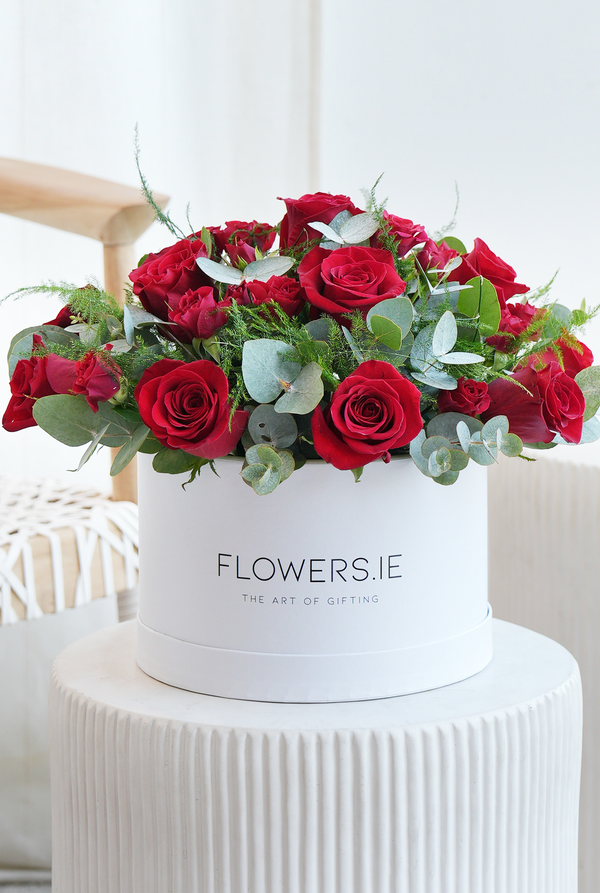 Flowers in a Box Ireland Discover Our Hatbox Flowers Flowers.ie