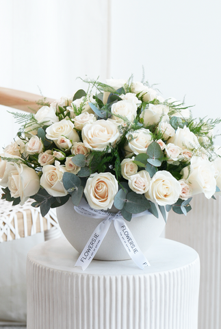 Valentine 24 Elegant White Roses - Luxury Arrangement