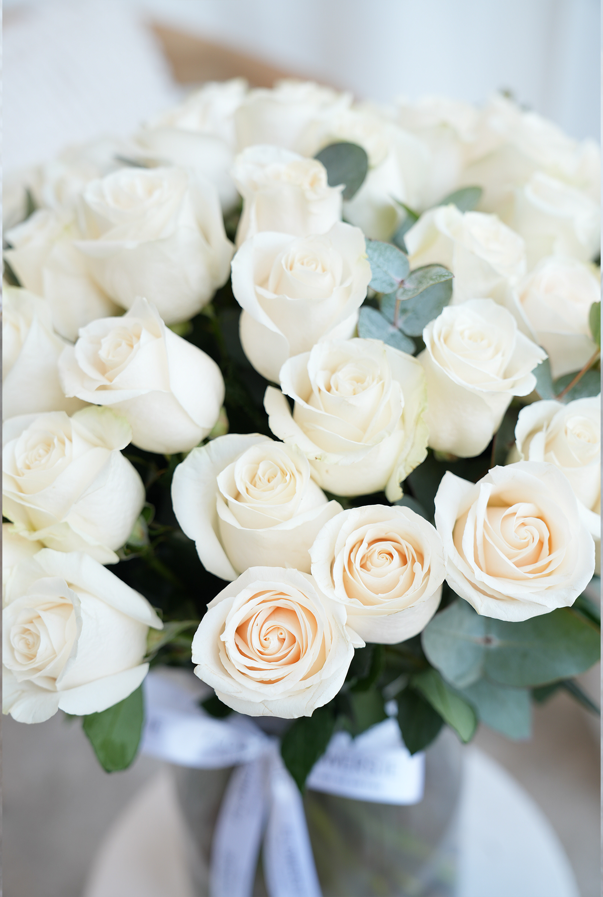 50 Long Stem White Roses - Vase