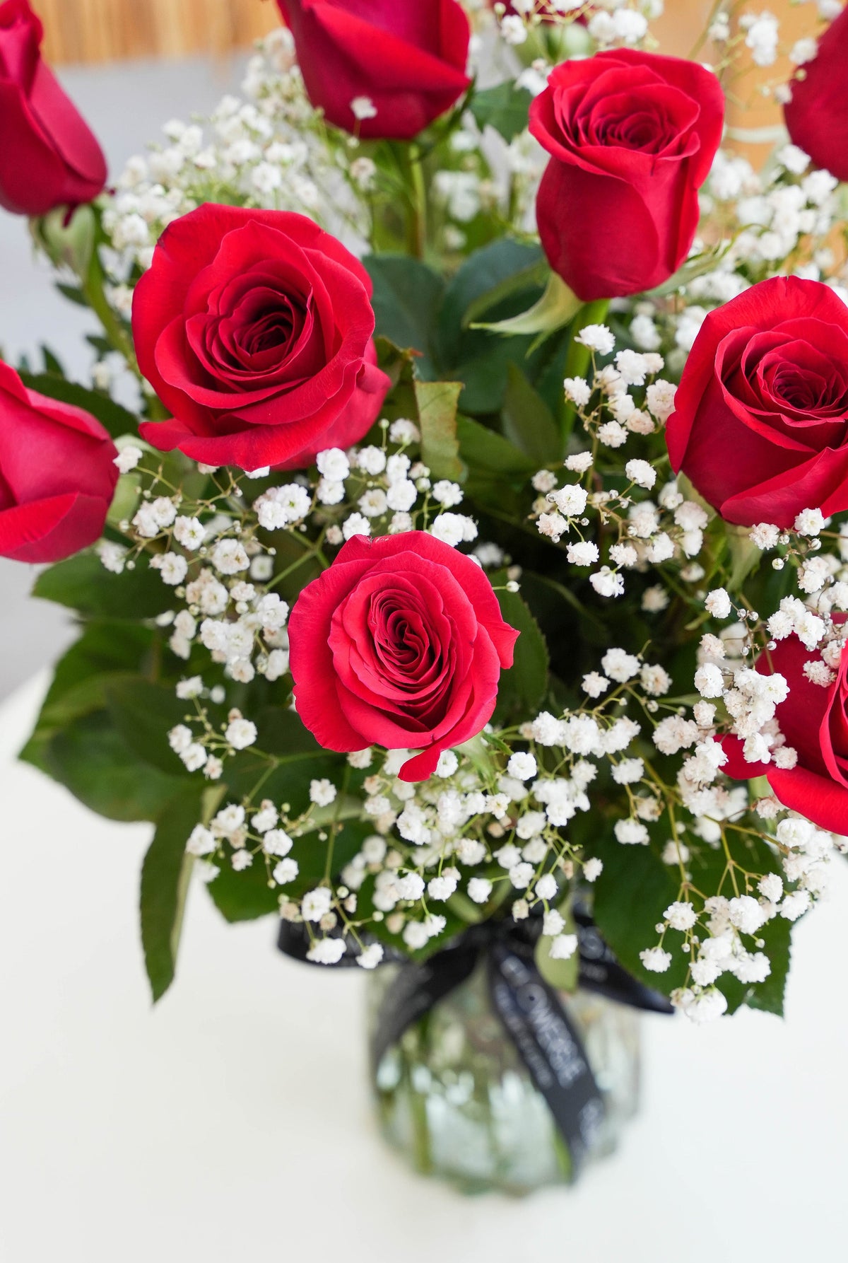 Women&#39;s Day 12 Long Stem Red Roses - Vase (Free Upgrade to 15 Roses)