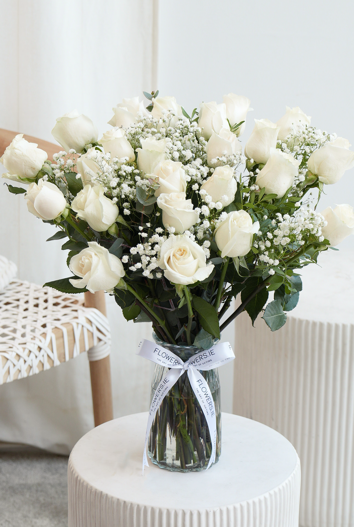 Valentine 24 Elegant White Roses - Vase with Scented Candle