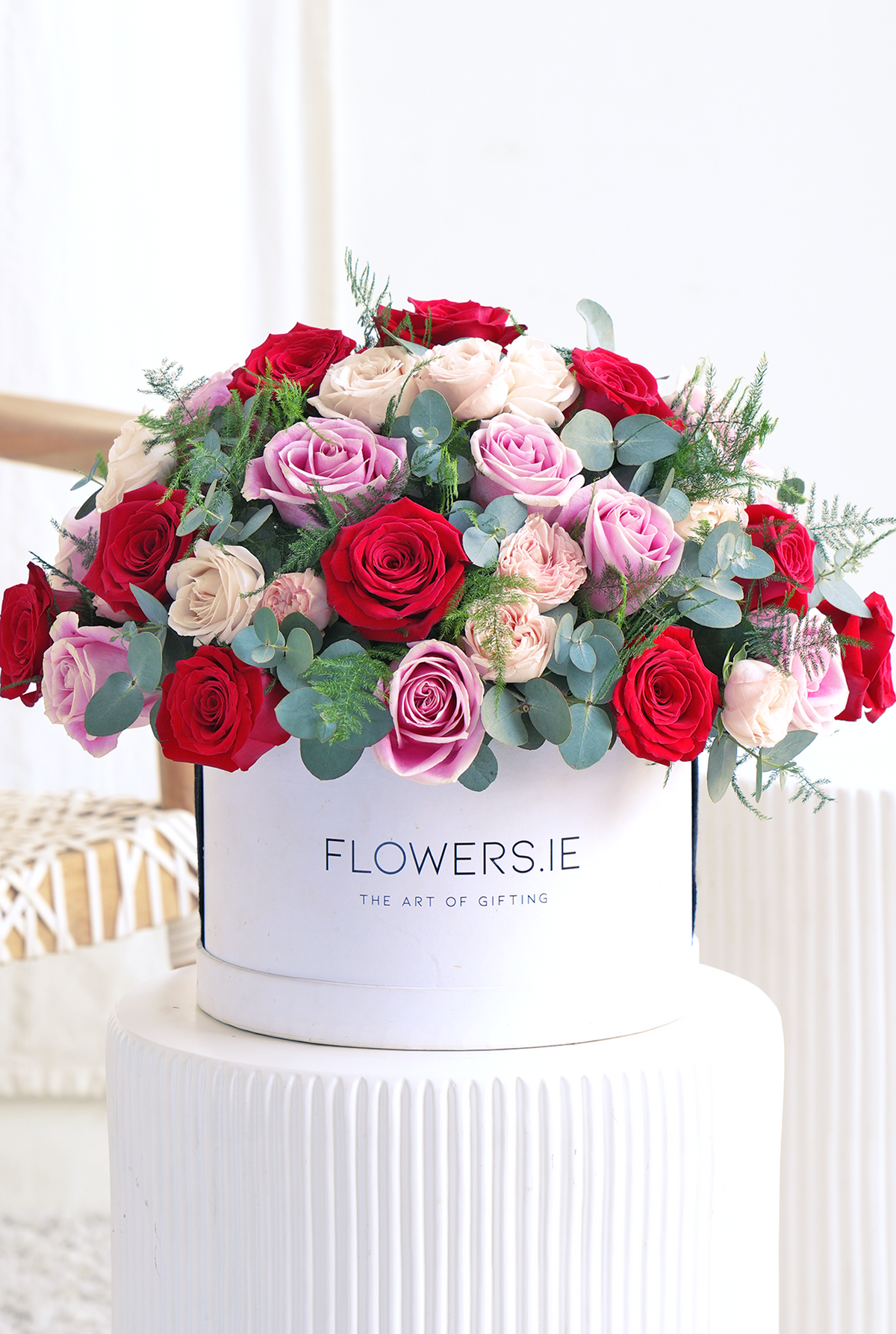 Valentine 24 Luxury Red and Pink Roses - Hatbox