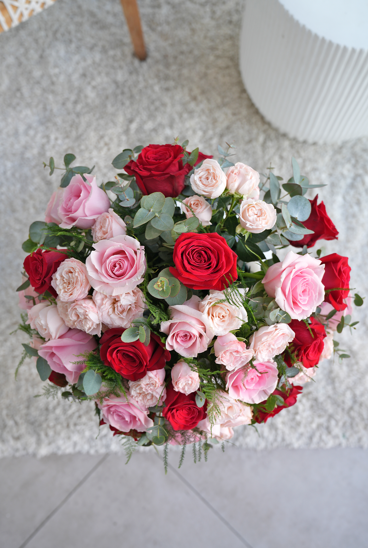 Valentine Red and Pink Roses - Luxury Arrangement