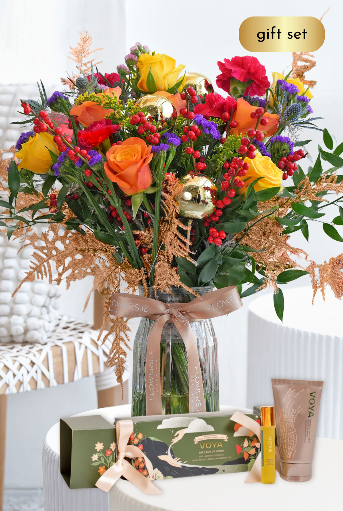 Vibrant Christmas - Vase with Voya Cracker