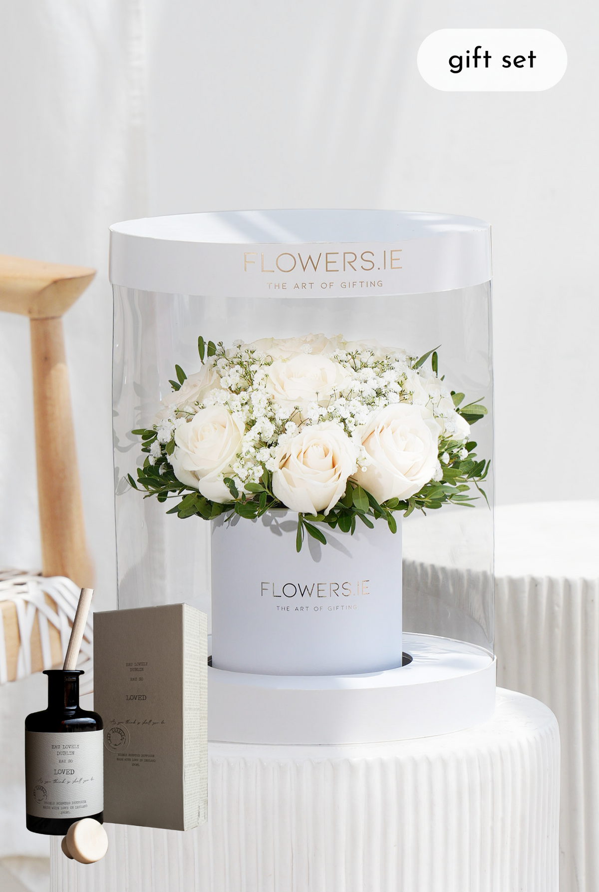 Premium White Rose - Hatbox