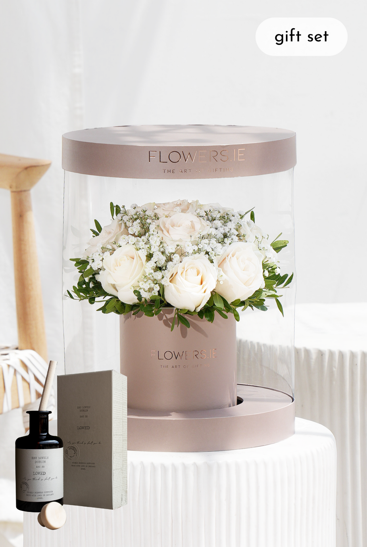 Premium White Rose - Hatbox