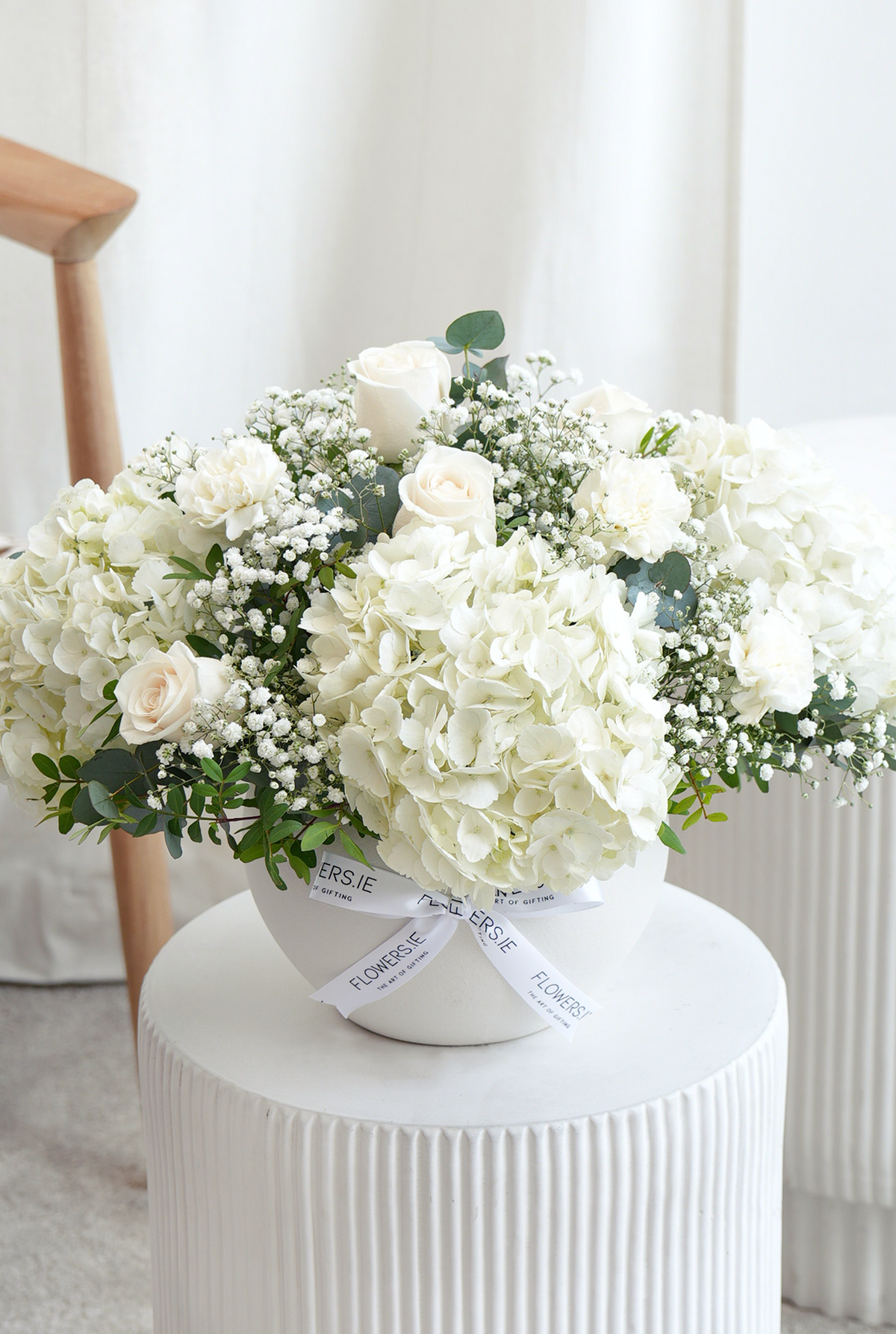 Mother&#39;s Day Perfect White - Arrangement