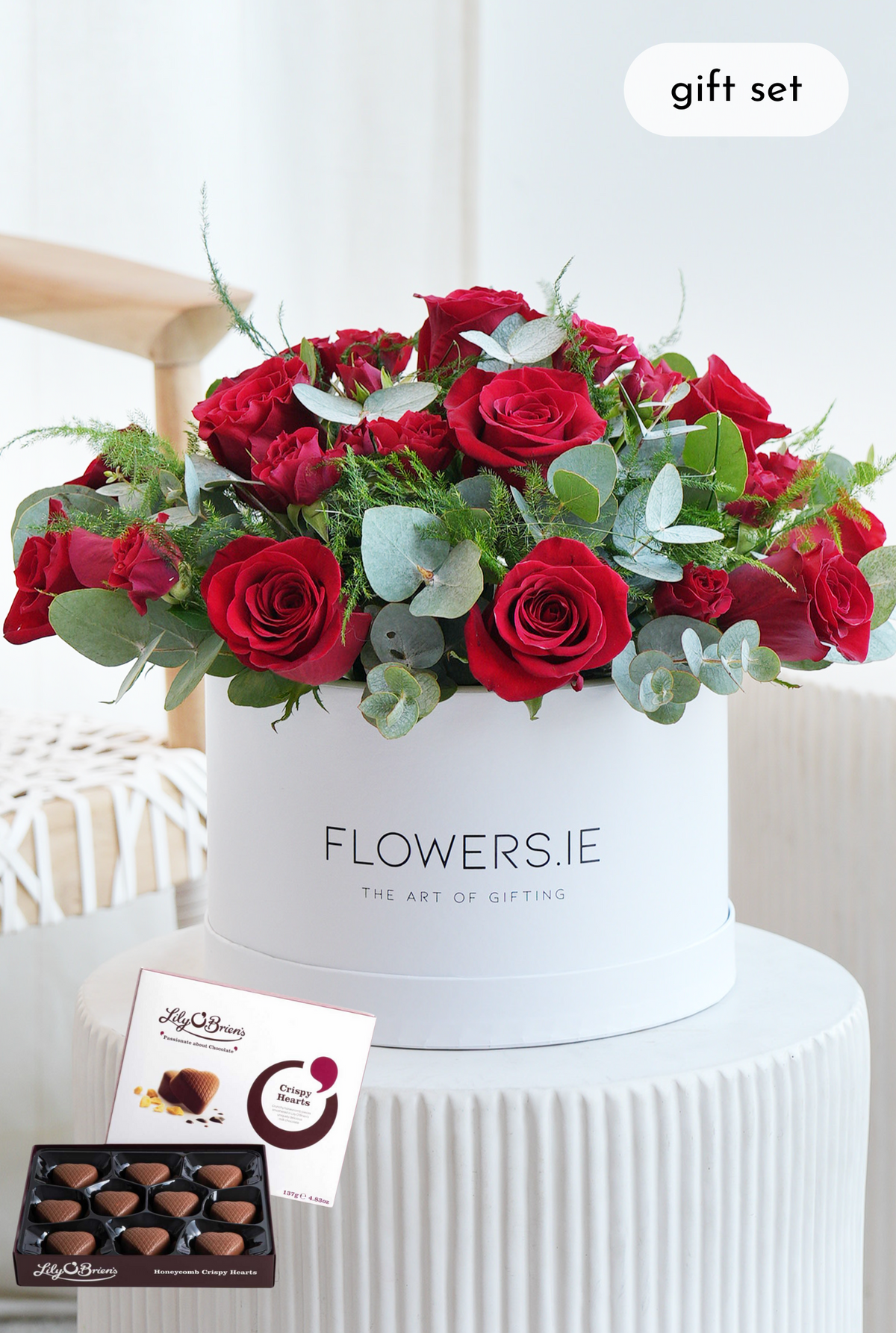 Valentine 12 Luxury Red Roses - Hatbox