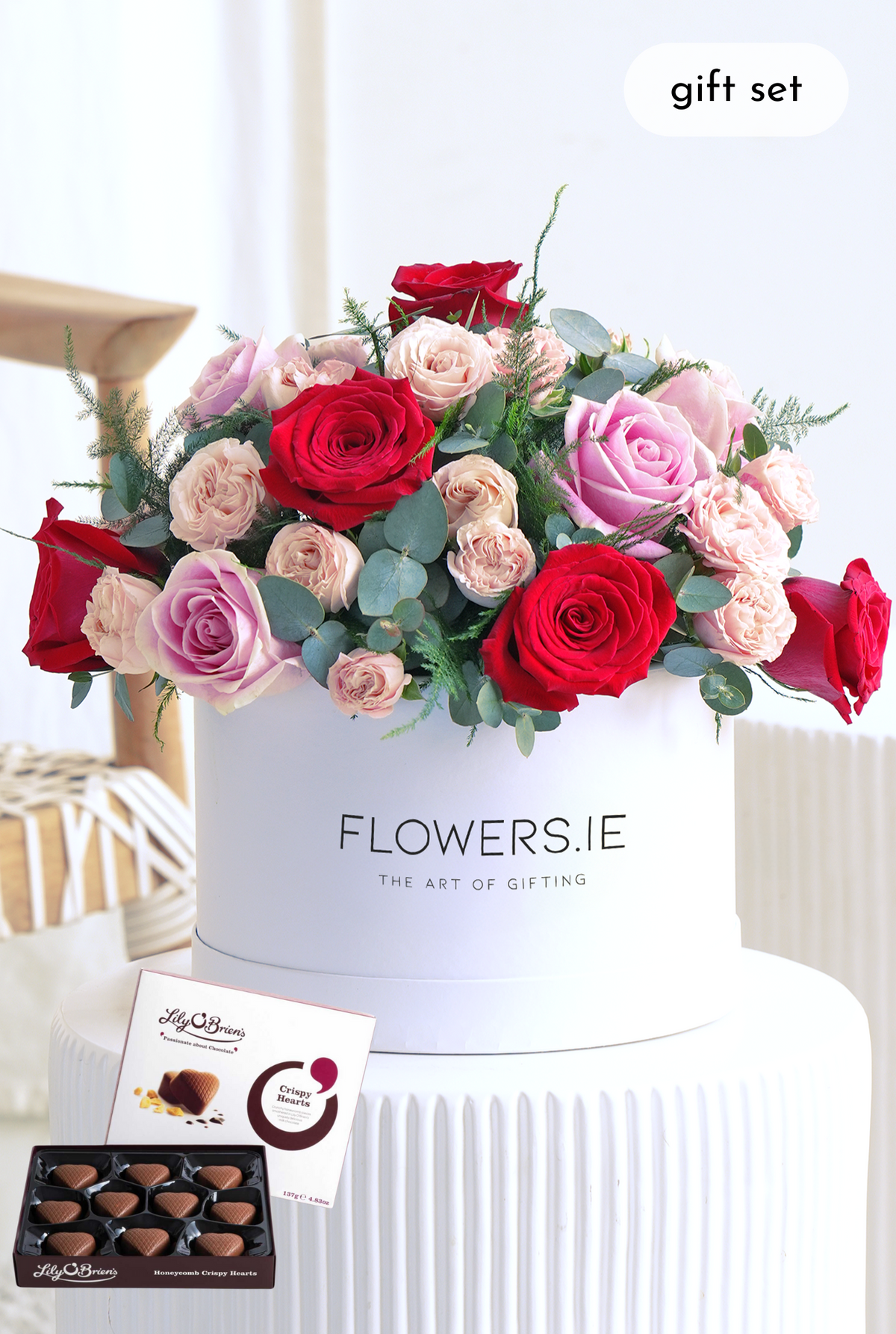 Valentine 12 Luxury Red and Pink Roses - Hatbox