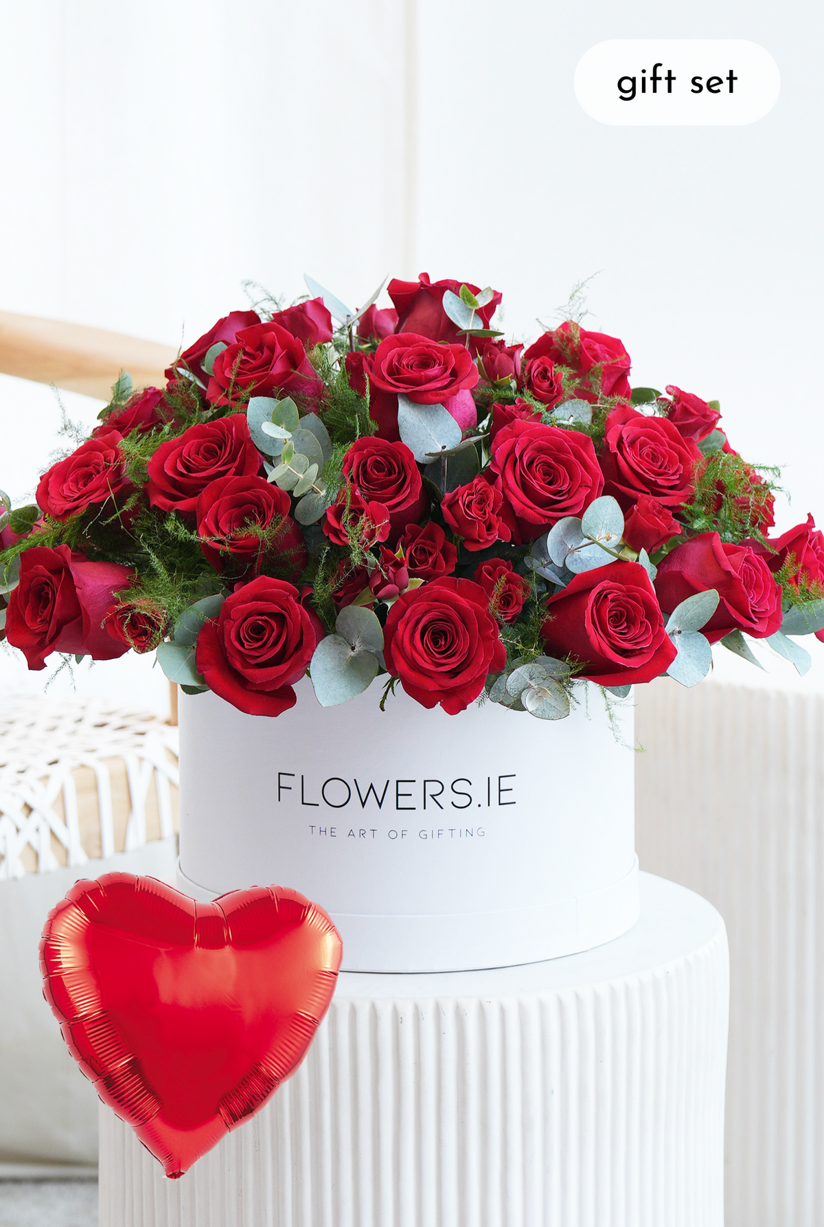 Valentine 24 Luxury Red Rose - Hatbox