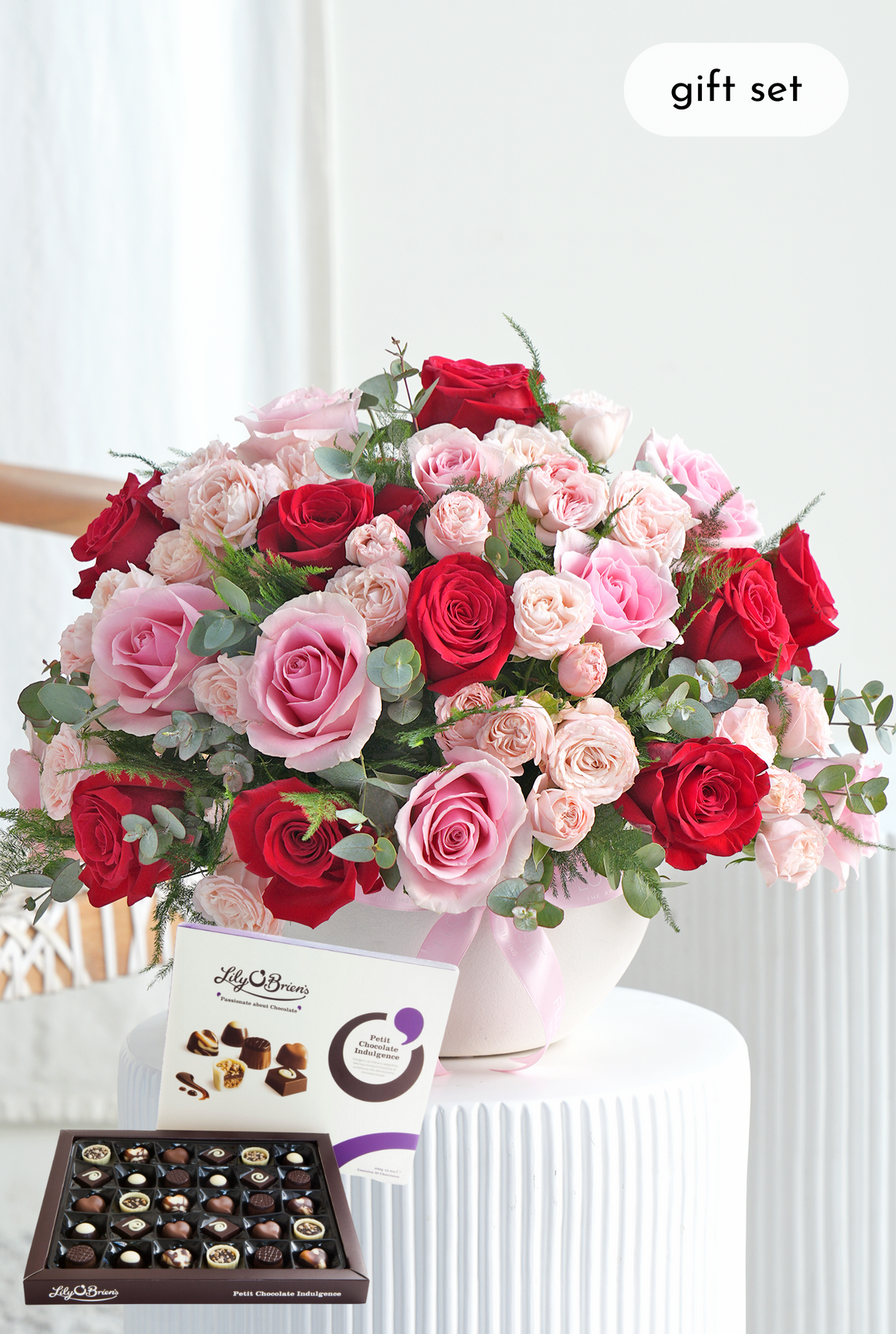 Valentine Red and Pink Roses - Luxury Arrangement