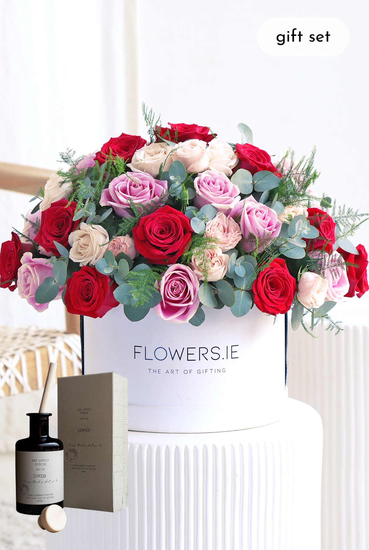 Valentine 24 Luxury Red and Pink Roses - Hatbox