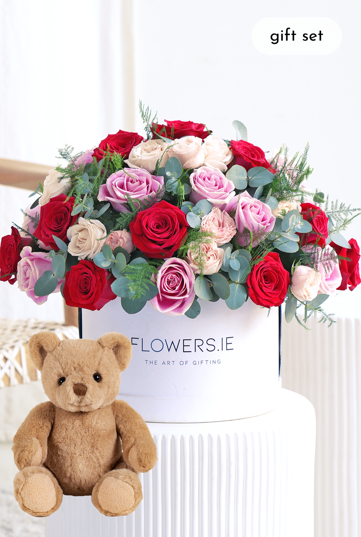 Valentine 24 Luxury Red and Pink Roses - Hatbox