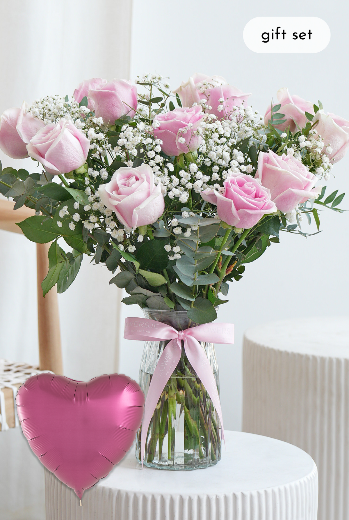 Std Pretty Women's Day 12 Pretty Pink Roses - Vase– Flowers.ie