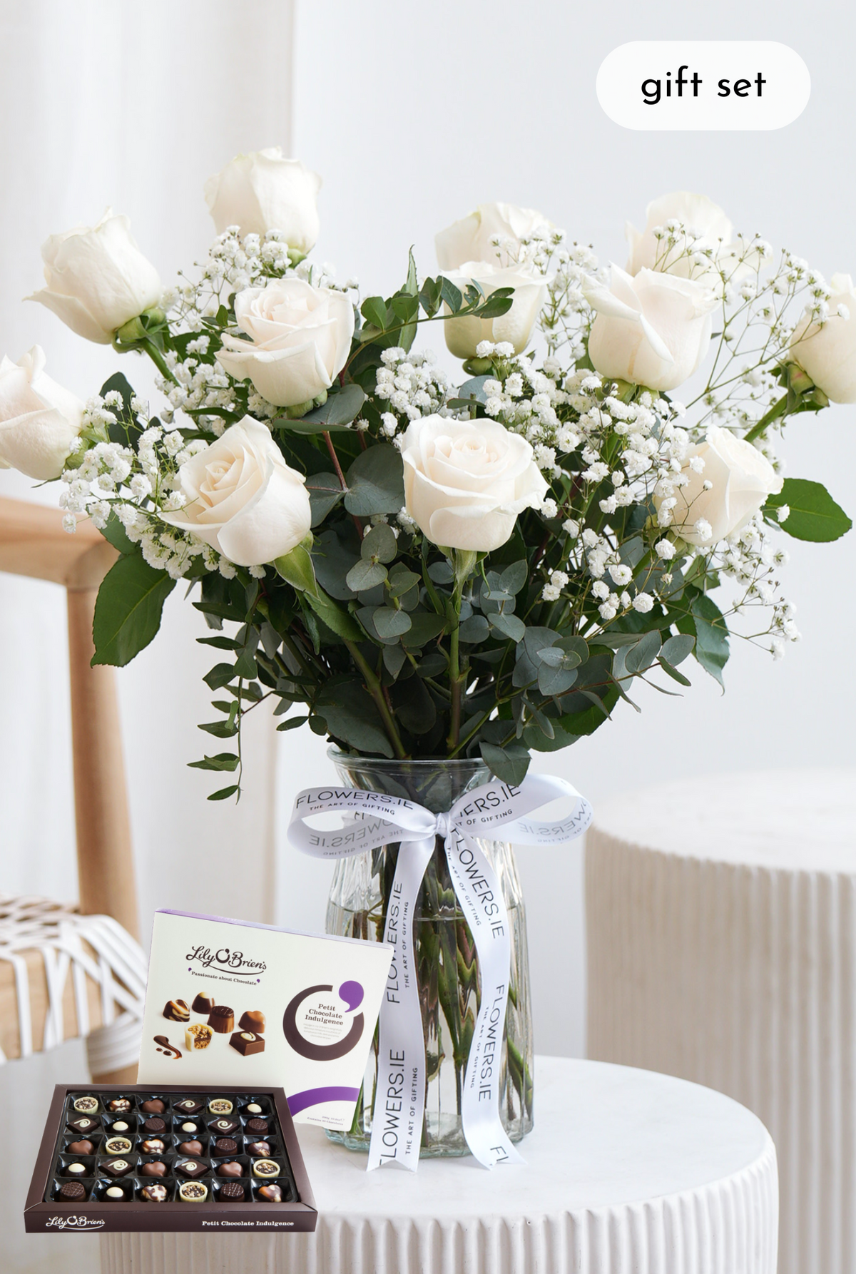 Women&#39;s Day 12 Elegant White Roses - Vase