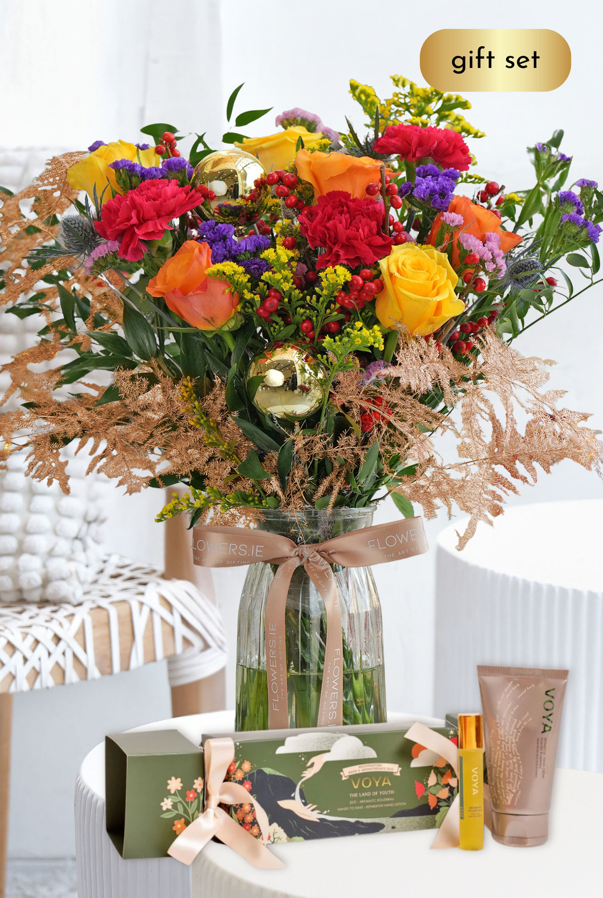 Vibrant Christmas - Vase with Voya Cracker