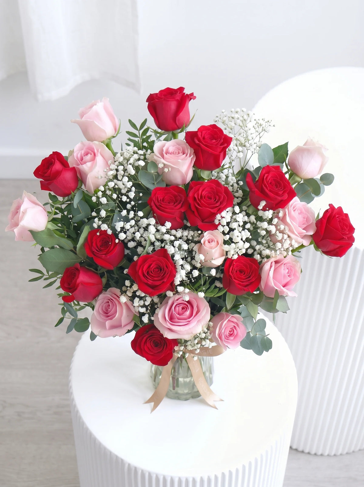 24 Luxury Red and Pink Roses - Vase