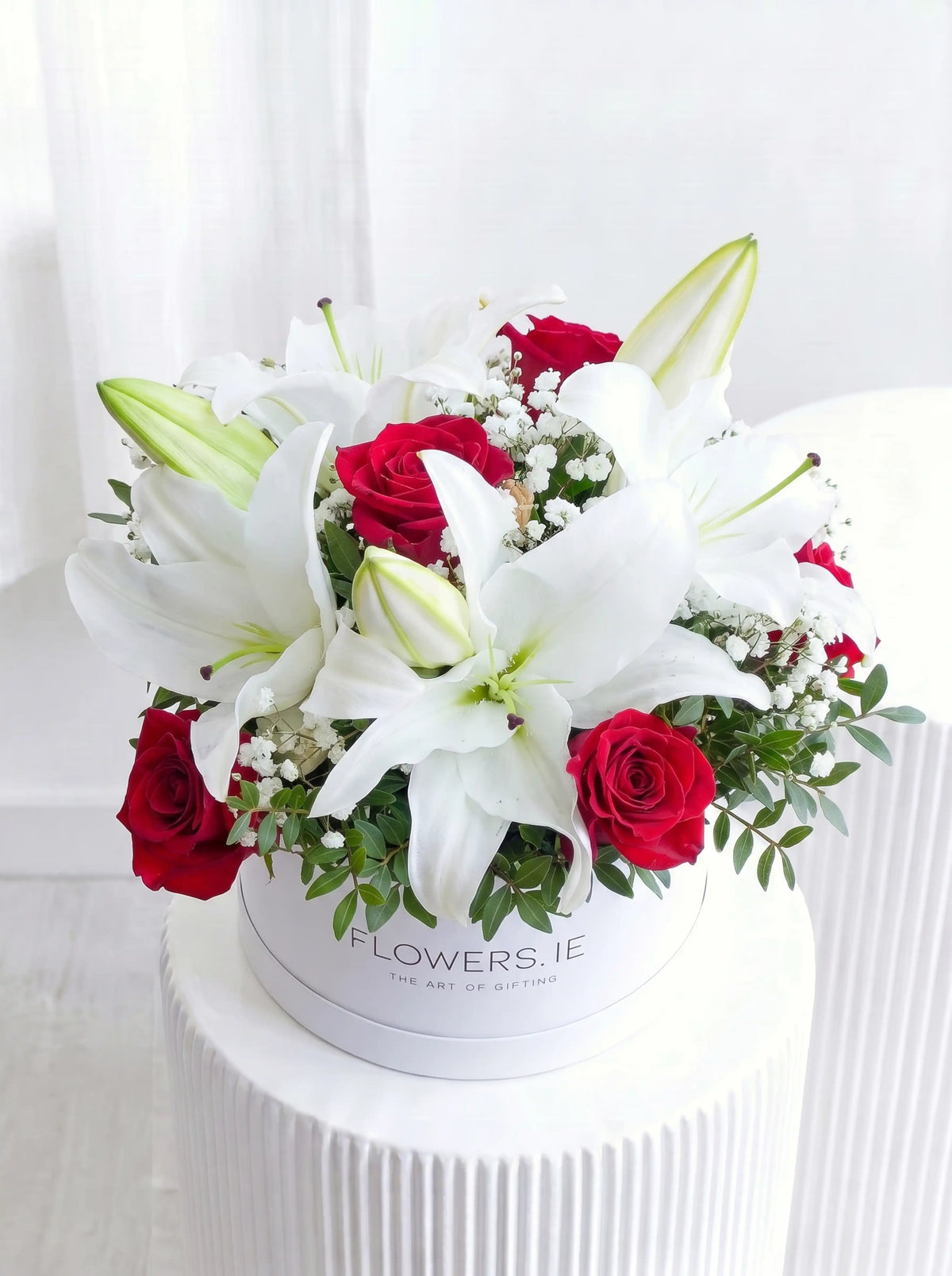 Red Roses and White Lily - Hatbox