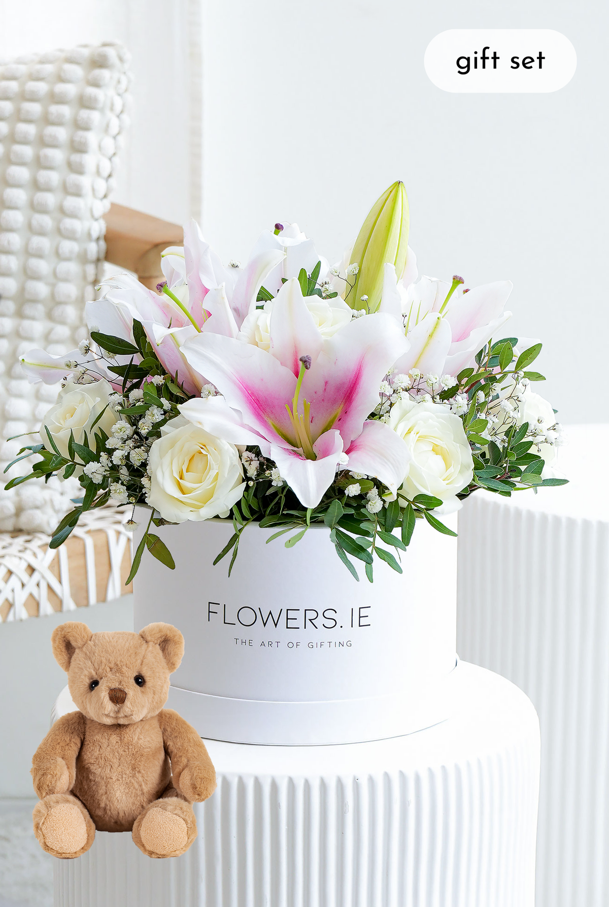 White Roses and Pink Lily Hatbox