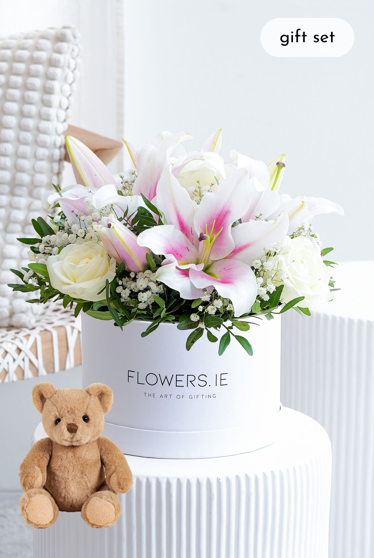 White Roses and Pink Lily Hatbox