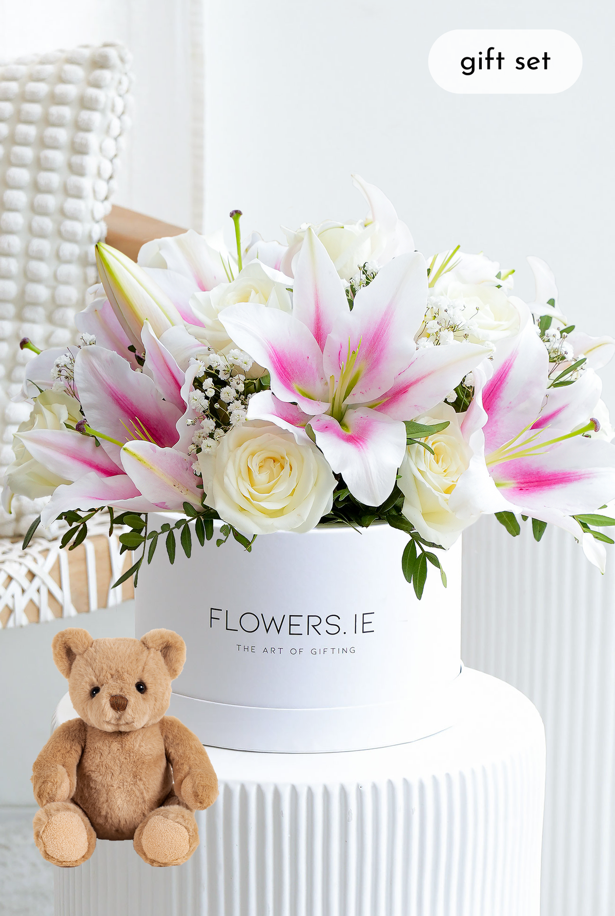 White Roses and Pink Lily Hatbox