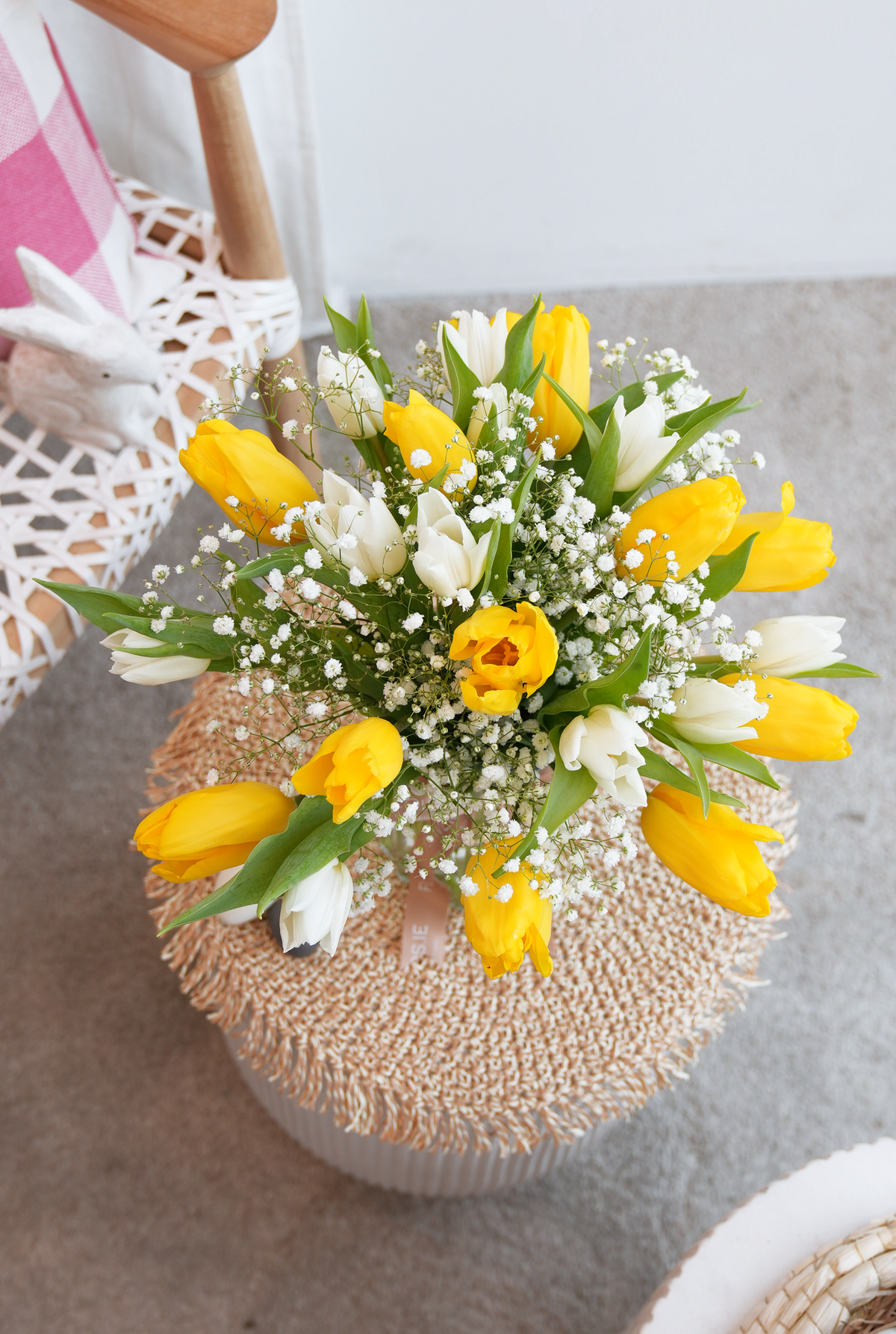 Luxury White &amp; Yellow Tulips - Vase (Complimentary Occasion Balloon)
