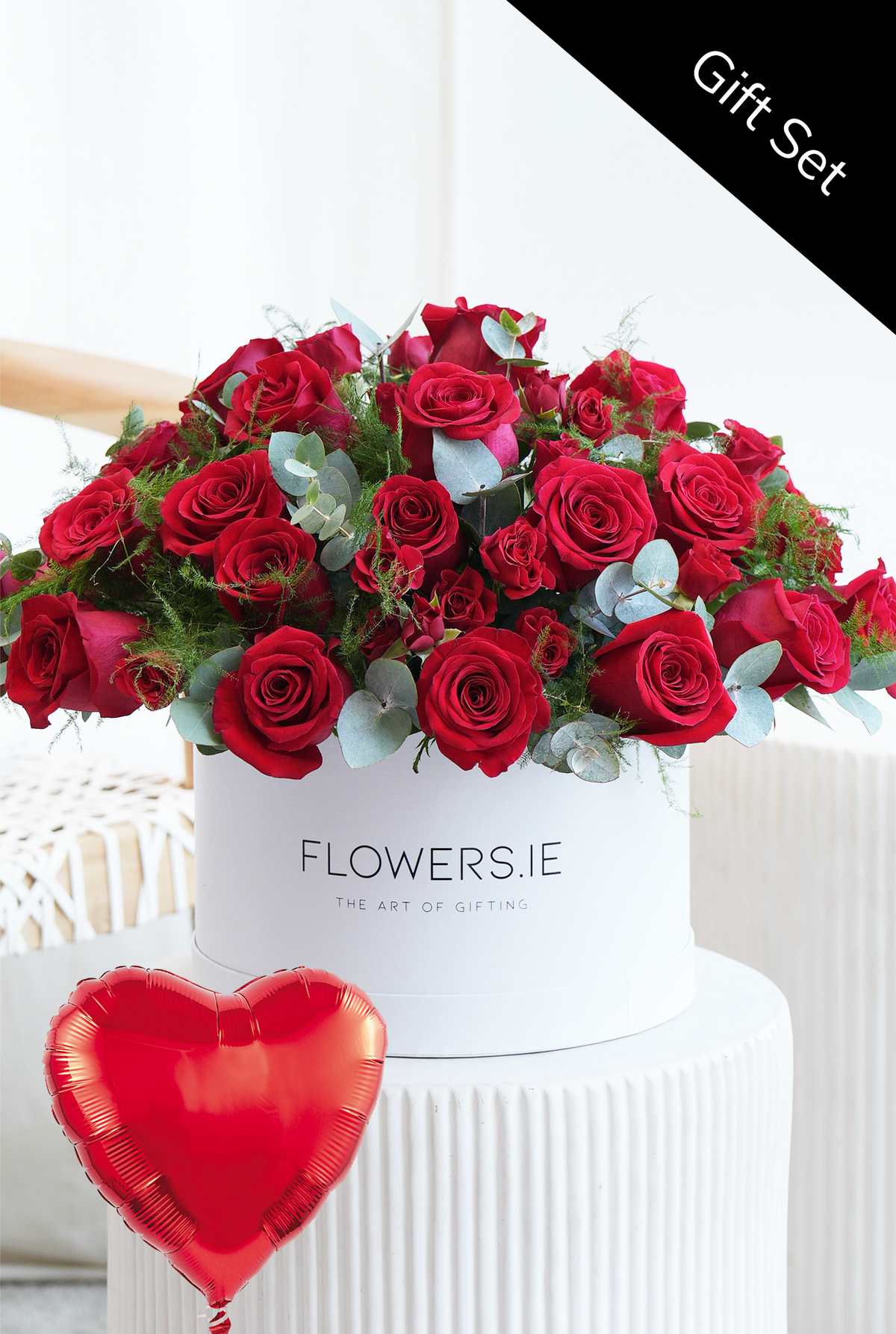 Valentine 24 Luxury Red Rose - Hatbox