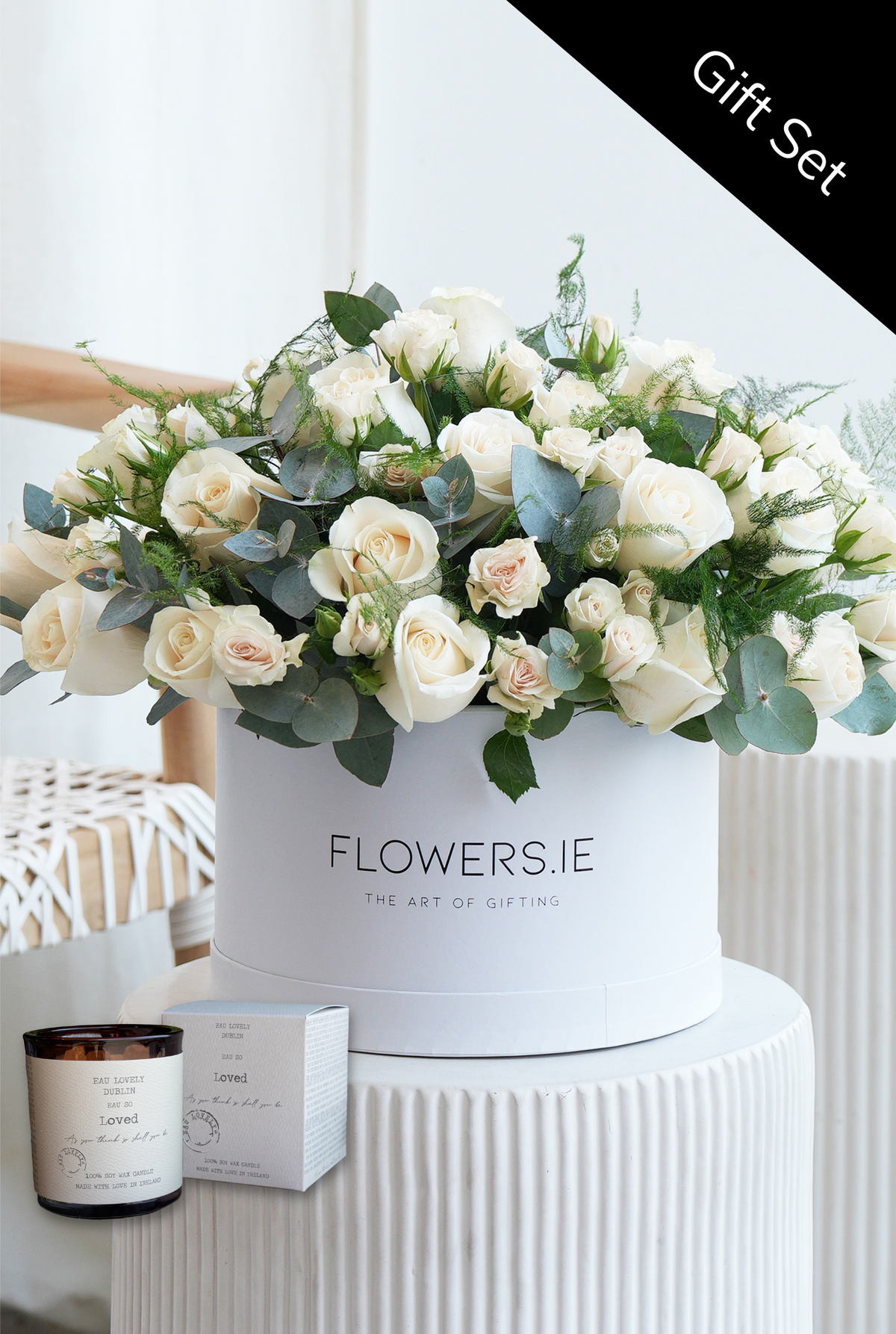 Valentine 24 Elegant White Rose - Hatbox