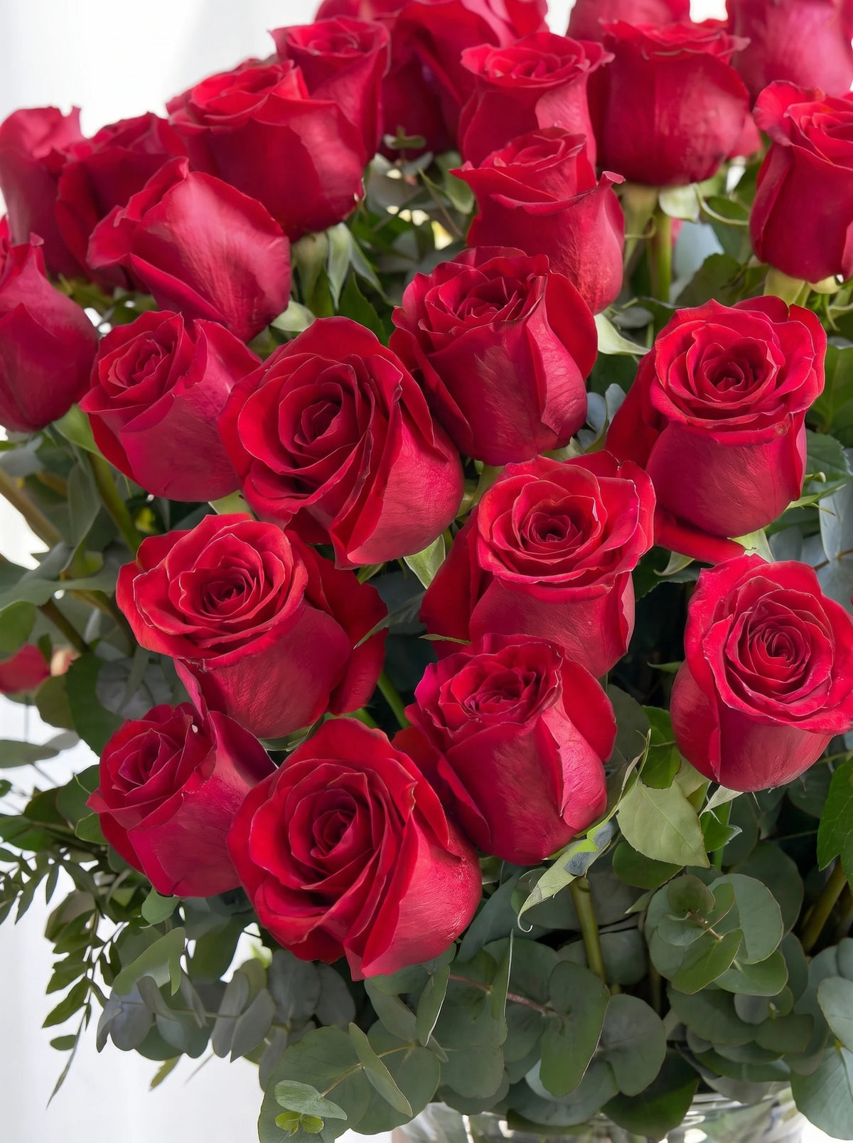 100 Long Stem Red Roses - Vase