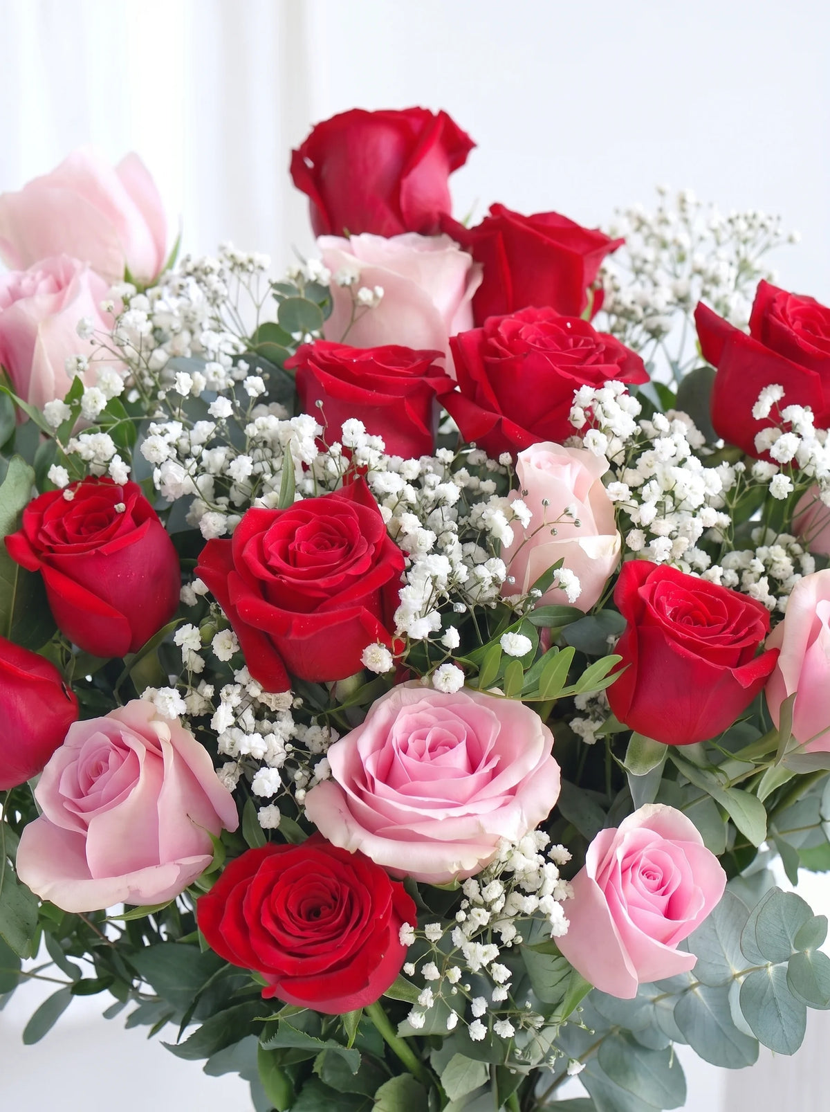 24 Luxury Red and Pink Roses - Vase