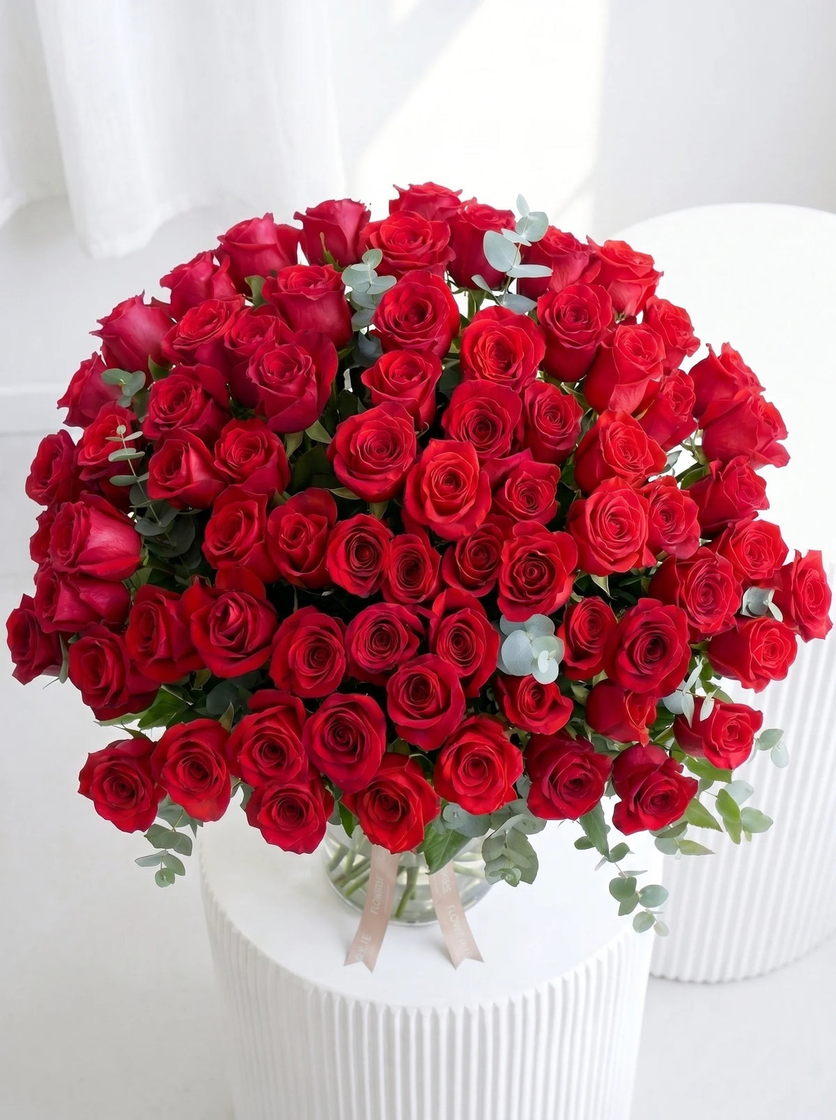 200 Long Stem Red Roses - Vase