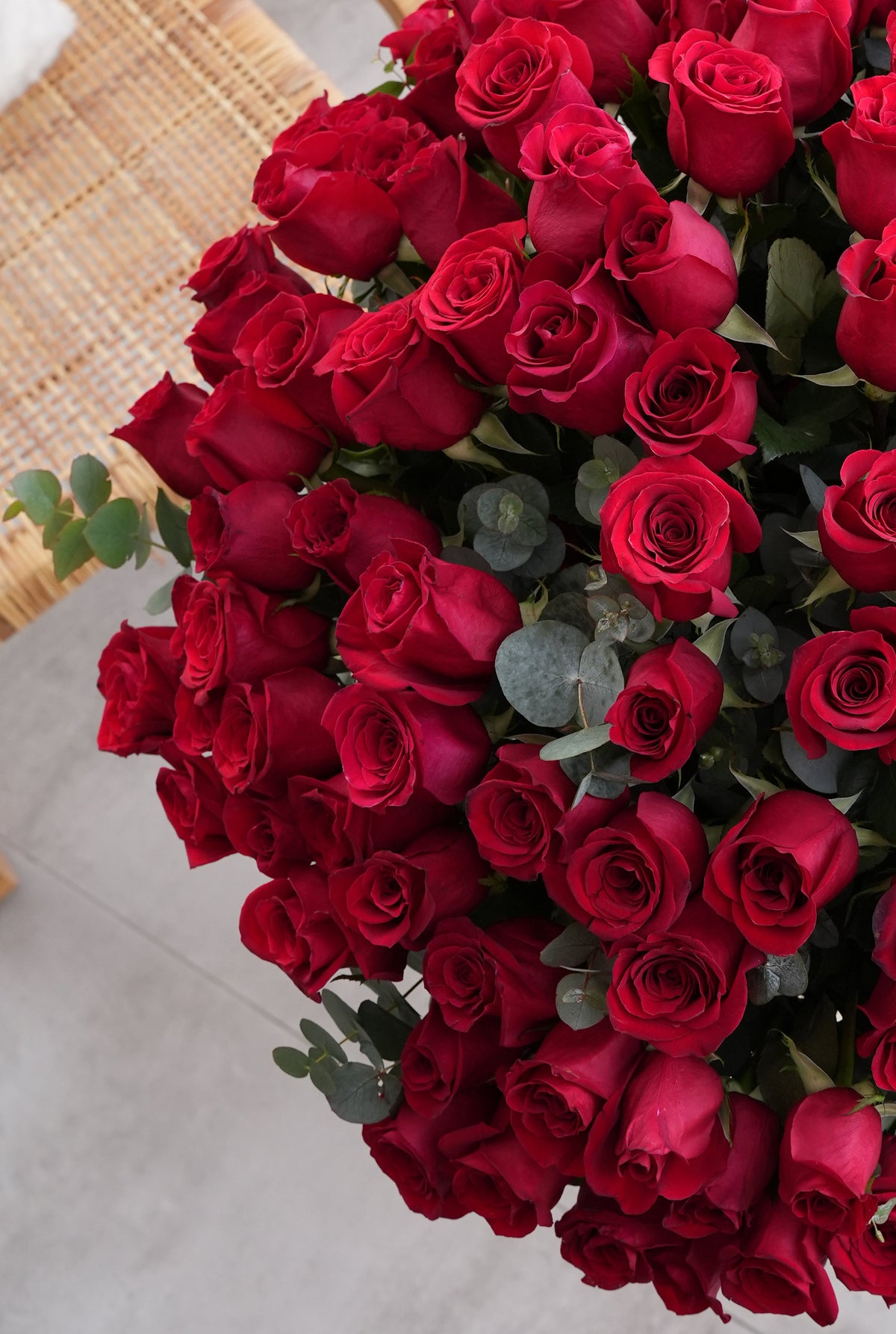 200 Long Stem Red Roses - Vase